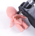 Modèle de pratique de tatouage en silicone montrant la taille et les dimensions